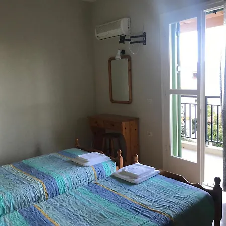 Hotell Marinos Poros (Kefalonia)